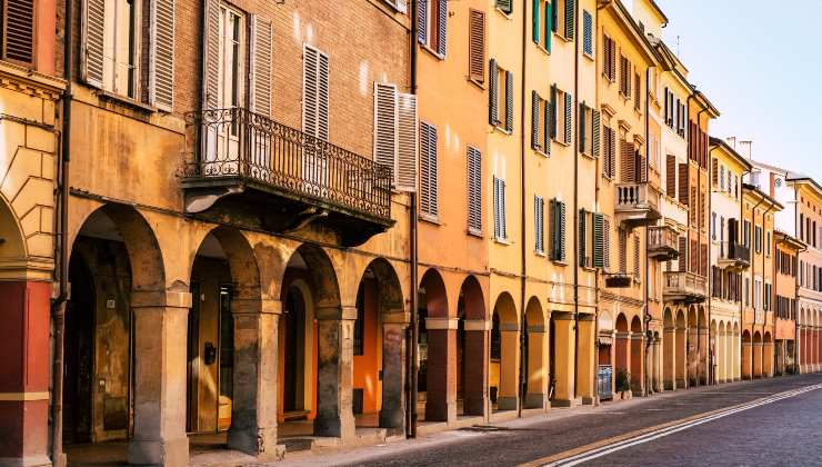 Città italiana con più portici, Bologna 