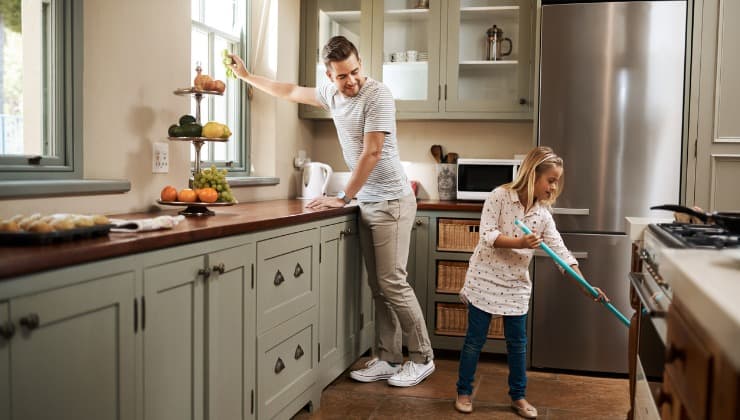 Pulire eliminando i cattivi odori in cucina