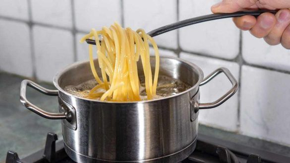 Pasta in acqua bollente