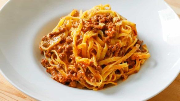 Tagliolini al ragù