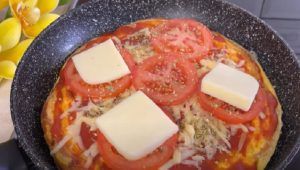 Padella pane, formaggio, pomodoro