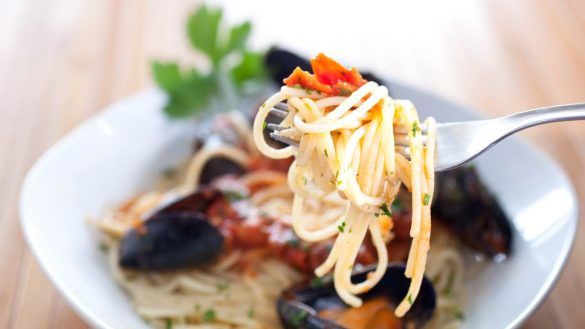 Spaghetti cacio pepe e cozze