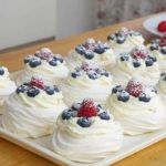 Mini pavlova