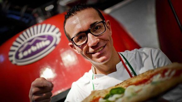 Gino Sorbillo pizza all'ananas