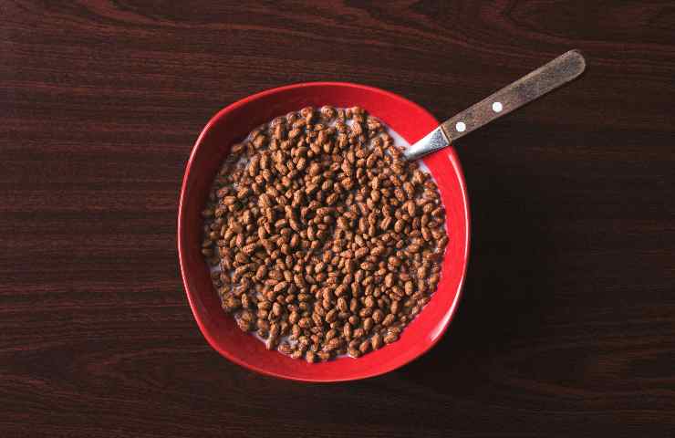 Cereali al cioccolato a colazione