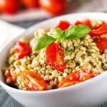 Insalata di orzo e pesto