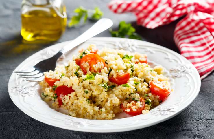 Insalata di orzo e pomodorini