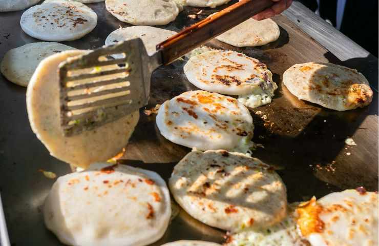 Preparazione delle Pupusas