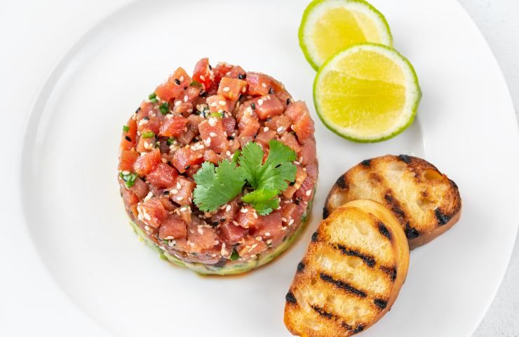 Tartare di tonno e avocado ricetta