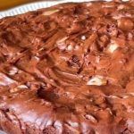 Torta al cioccolato e scaglie di mandorle