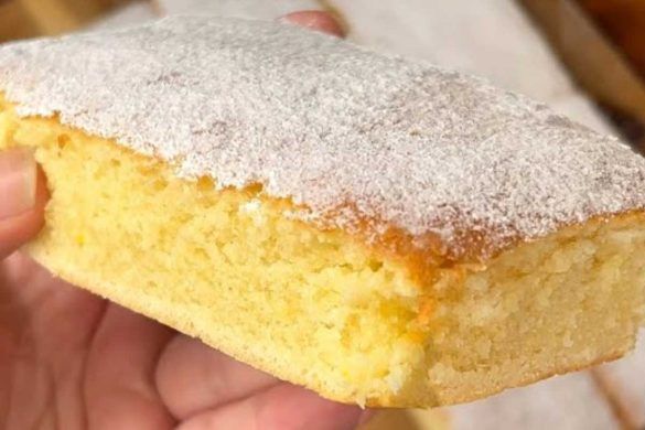 Torta al latte caldo e limone