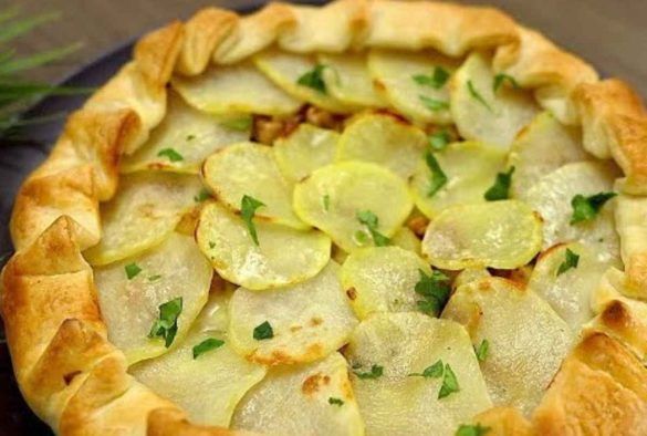 Torta salata con funghi e patate