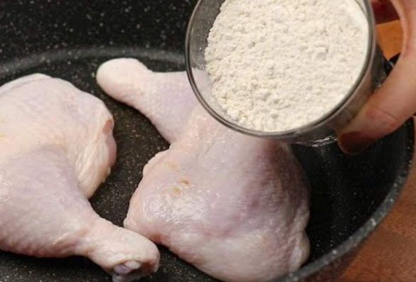 Cosce di pollo e farina