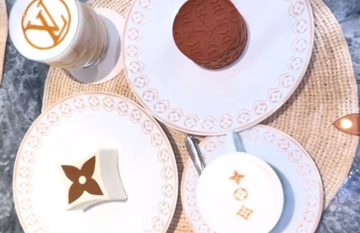 Dolci e bevande con monogramma LV