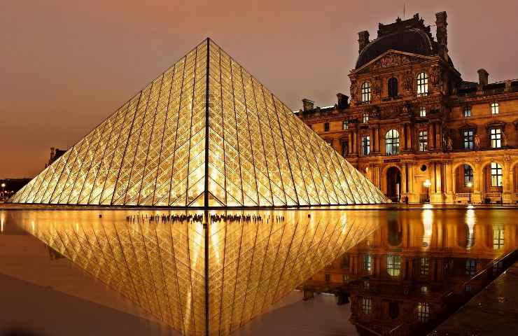 Museo del Louvre, Parigi