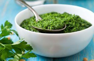 Pesto di prezzemolo fatto in casa