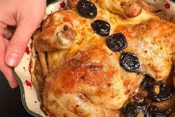 Pollo al forno con patate e prugne