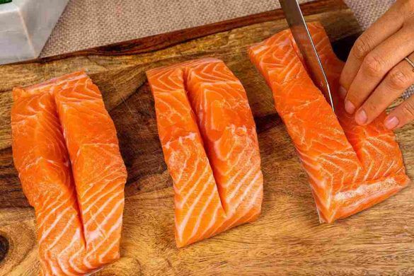 Tagliare il salmone