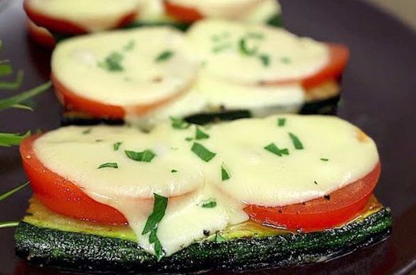 Zucchine con pomodorini e formaggio