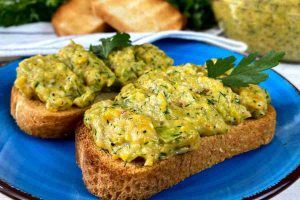 Bruschette con crema di zucchine