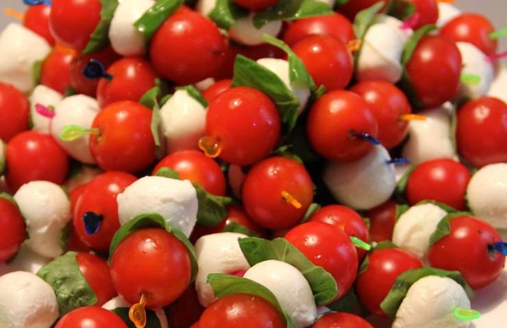 Spiedini di caprese