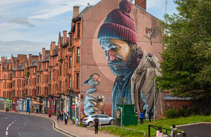 Murale di San Mungo e il pettirosso di Smug, High St, Glasgow 