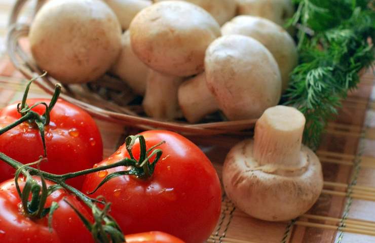 Pomodori e funghi