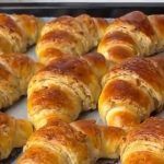 Soffici croissant fatti in casa