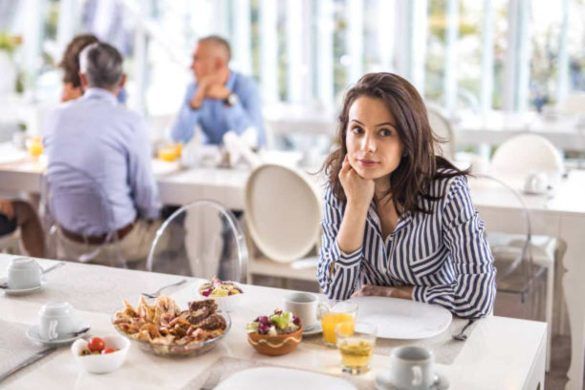 mangiare da soli a ristorante