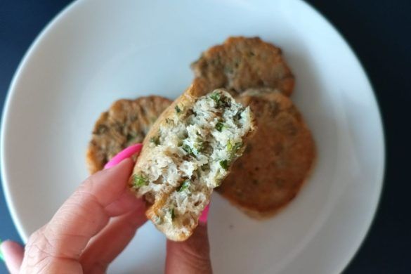 Frittelle con fiori di basilico