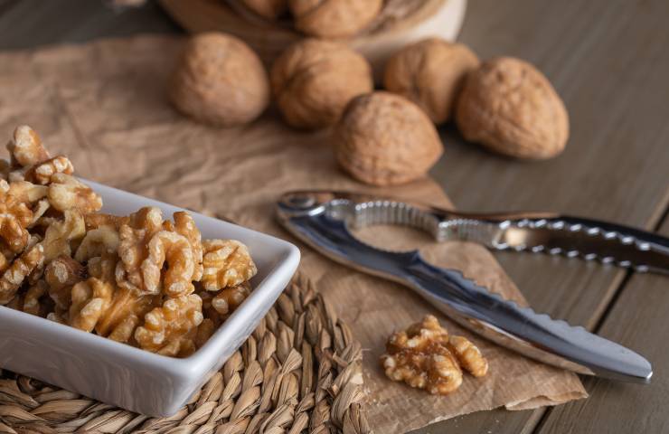 Fagottini dolci ripieni di noci