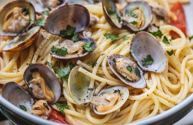 Spaghetti alle vongole con o senza gusci