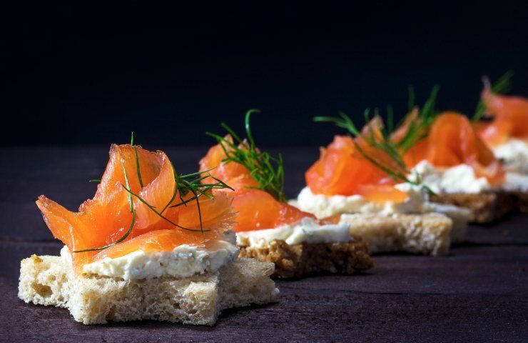 Tartine con salmone