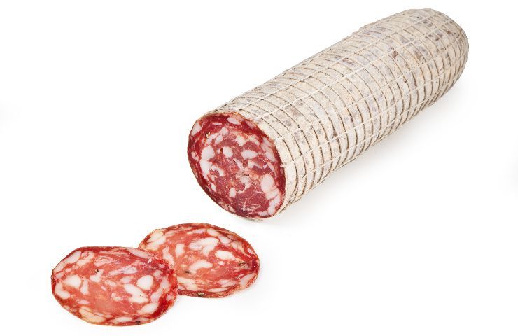 Finger food con sfoglia e salame